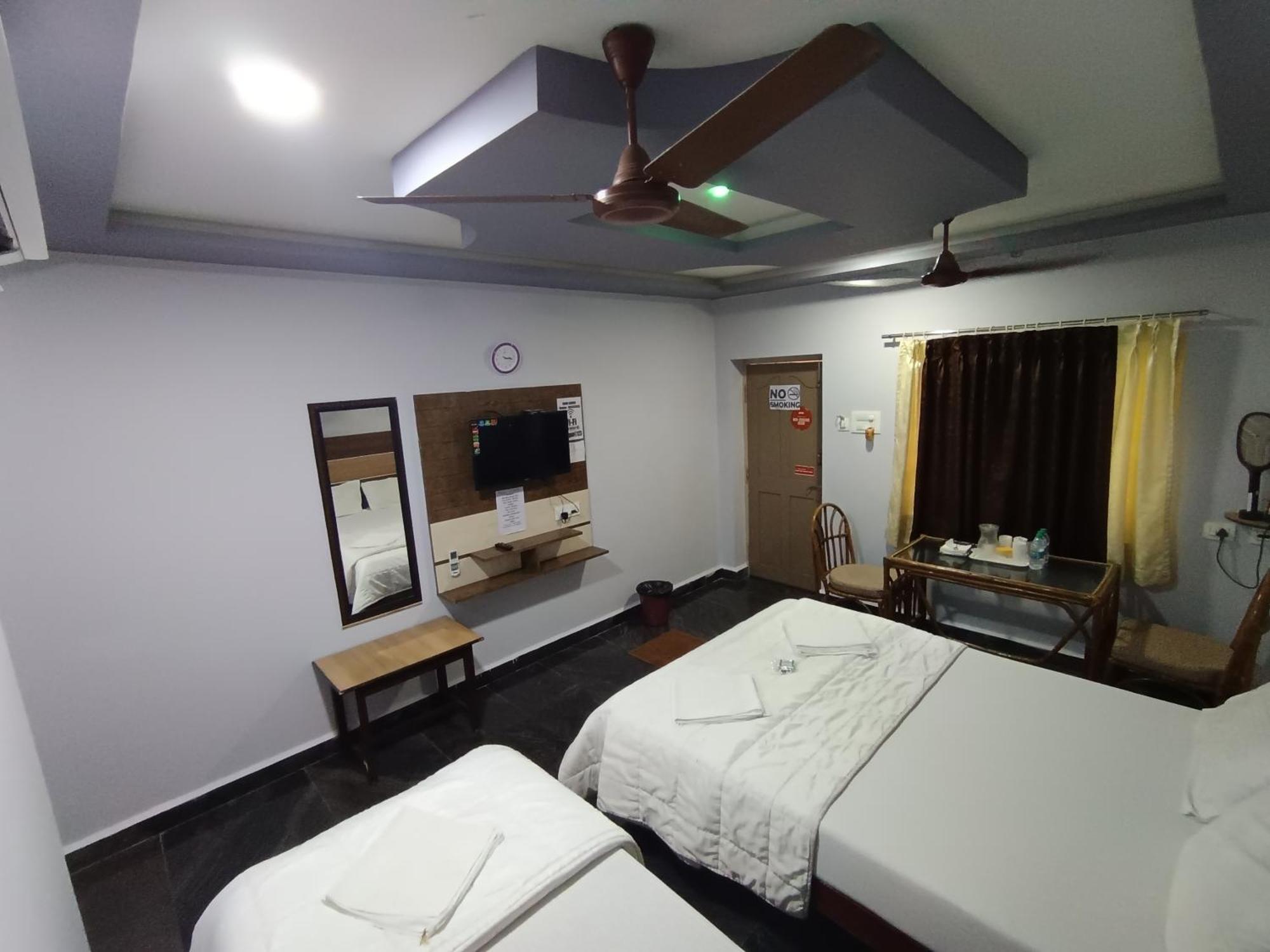 Sri Murugan Beach Paradise Hotel Mahabalipuram Exterior photo