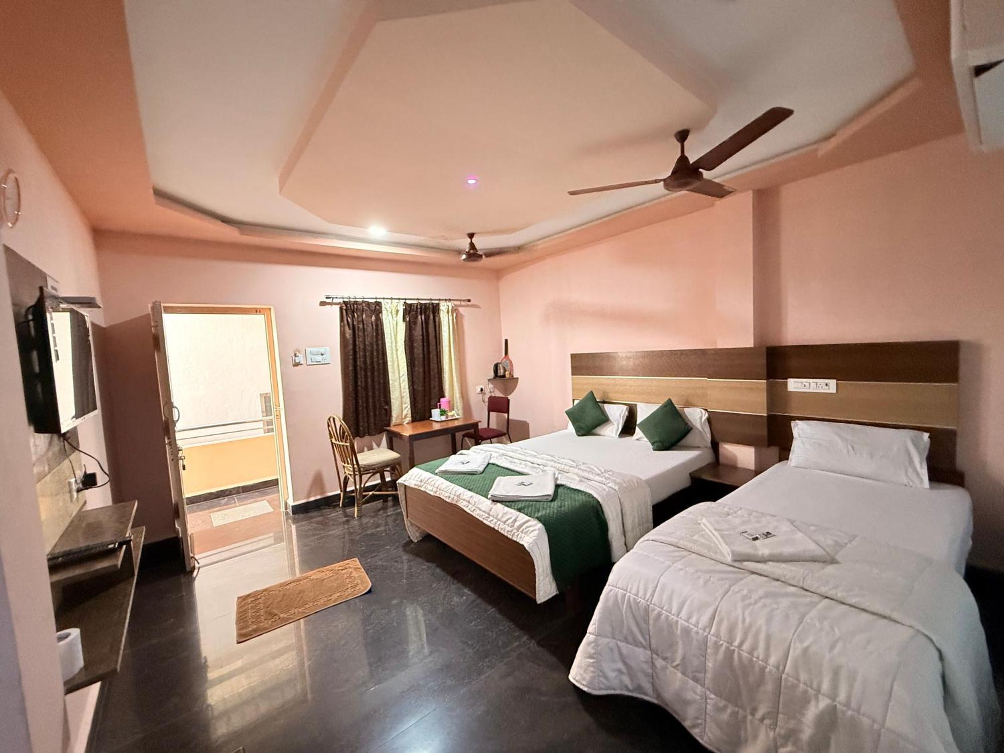 Sri Murugan Beach Paradise Hotel Mahabalipuram Exterior photo