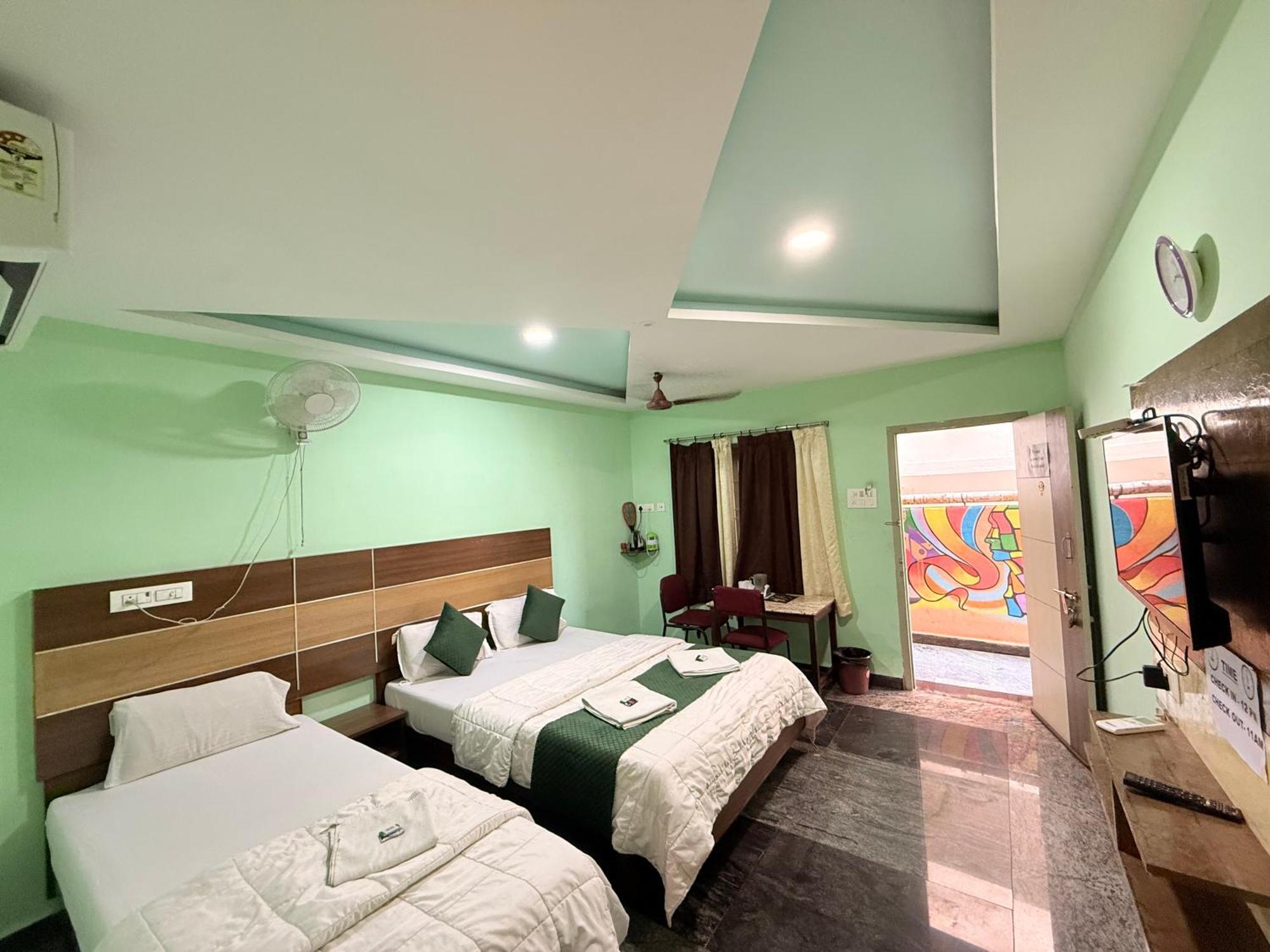 Sri Murugan Beach Paradise Hotel Mahabalipuram Exterior photo